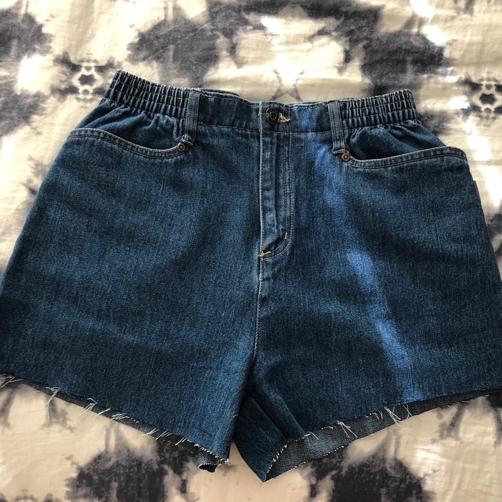 Stretchy vintage denim high waisted shorts